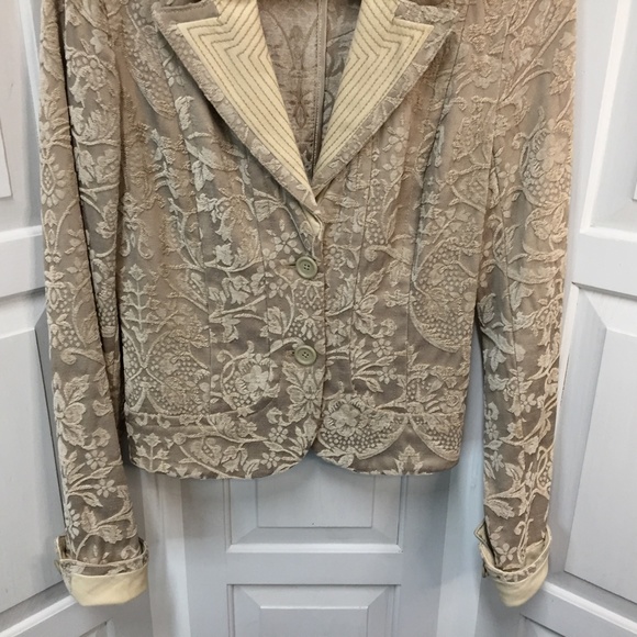 DKNY Jeans Tan Jacket w/ Raised Floral Velvet Detail - Picture 3 of 15